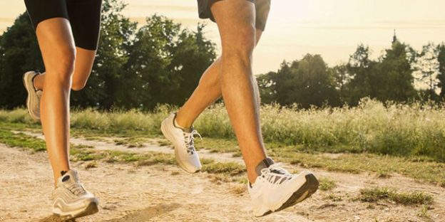 Pareja corriendo